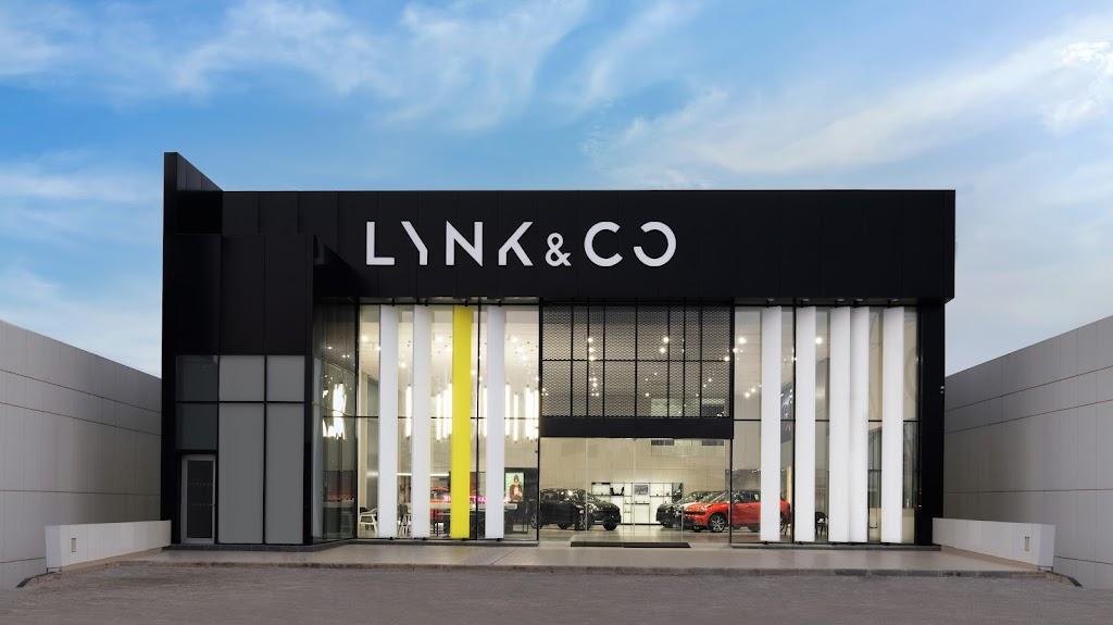Lynk & Co Showroom