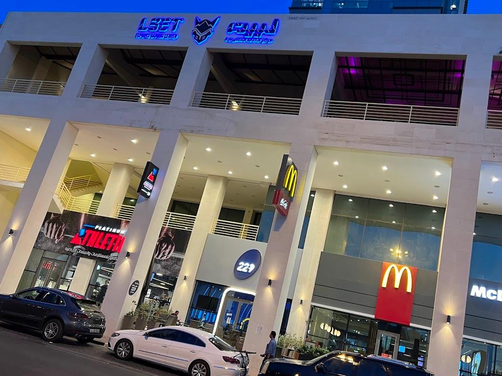 LEET Gaming Lounge & Cafe