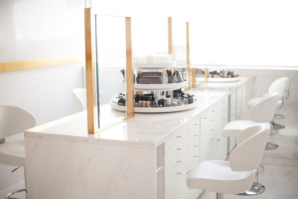 MAKEUP STUDIO