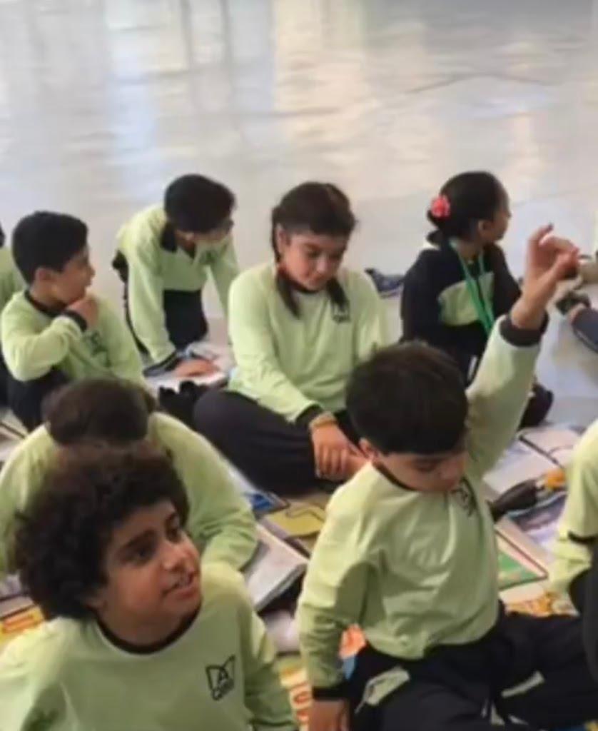مدرسة الشهيدة أسرار القبندي ثنائية اللغة Martyr Asrar Alqabandi Bilingual School